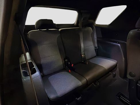 Used 2023 Chevrolet Traverse LT image 29