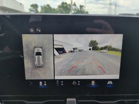 Used 2025 Chevrolet Equinox LT w/ Convenience Package II AWD/4WD image 31