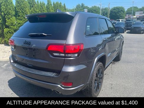 Used 2021 Jeep Grand Cherokee Laredo X AWD/4WD image 3