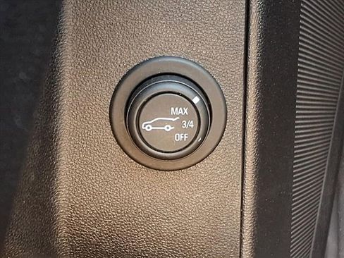 Used 2018 Chevrolet Equinox LT FWD image 15