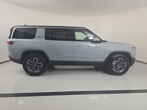 Used 2025 Rivian R1S Adventure AWD/4WD image 6