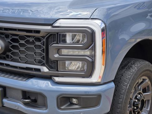 Used 2023 Ford F250 Lariat w/ Lariat Ultimate Package AWD/4WD image 6