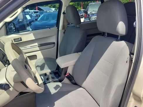 Used 2011 Ford Escape XLS w/ 101A Rapid Spec Order Code AWD/4WD image 18