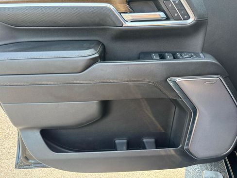 Used 2024 Chevrolet Silverado 2500 High Country w/ High Country Premium Package AWD/4WD image 6