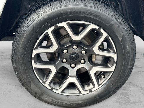 Used 2025 RAM 1500 Laramie AWD/4WD image 9