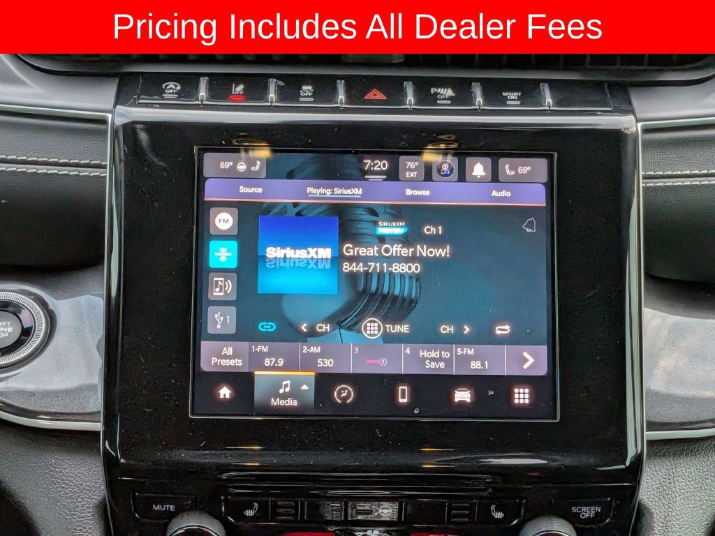 Used 2022 Jeep Grand Cherokee L Laredo w/ Luxury Tech Group I AWD/4WD image 19