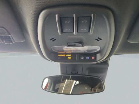 Used 2024 Chevrolet Trax RS w/ Sunroof Package FWD image 24