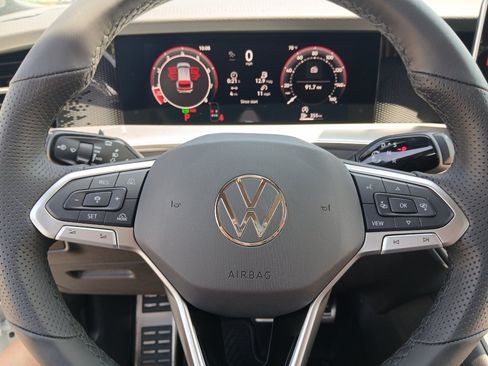 New 2026 Volkswagen Tiguan SE R-Line FWD image 14
