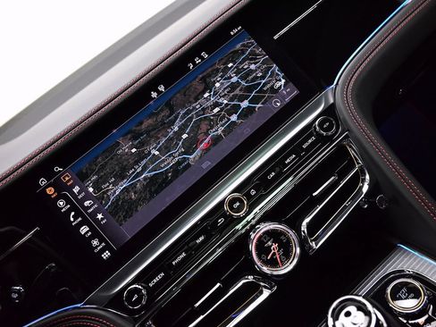 Certified 2022 Bentley Flying Spur V8 AWD/4WD image 18