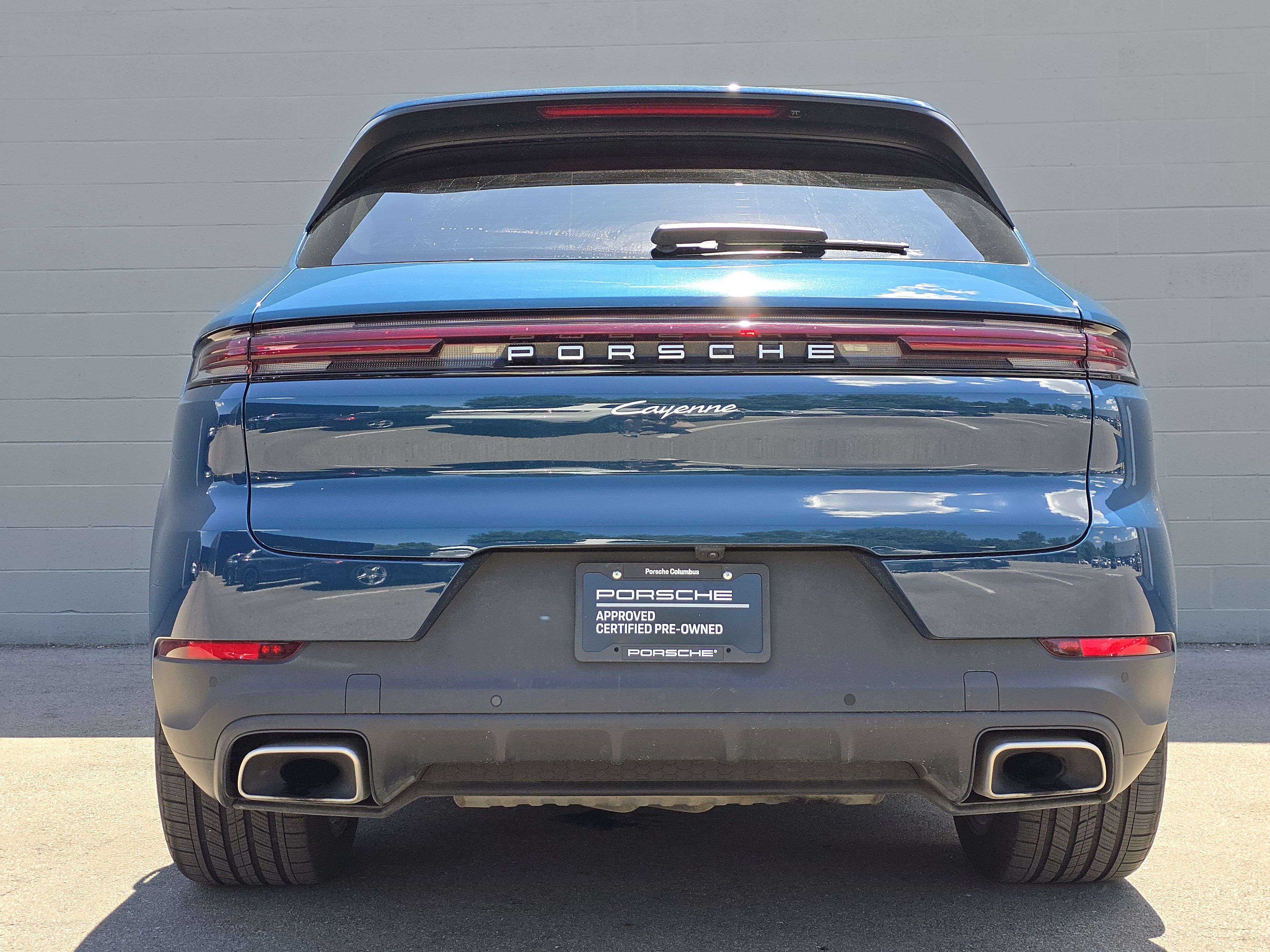 Certified 2025 Porsche Cayenne AWD/4WD image 8