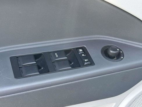 Used 2007 Dodge Caliber SXT image 9