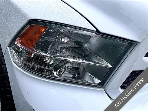 Used 2019 RAM 1500 Express AWD/4WD image 26