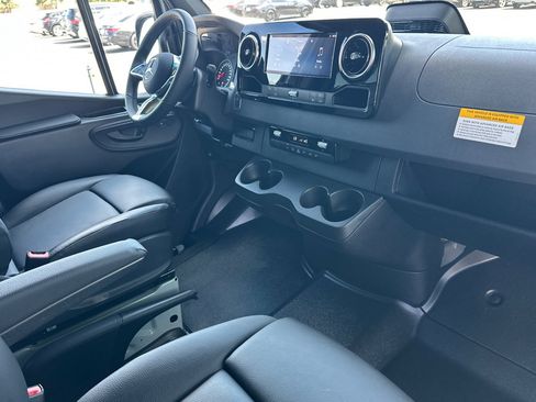 New 2026 Mercedes-Benz Sprinter 2500 image 17