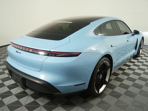 Used 2022 Porsche Taycan image 5