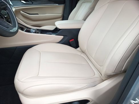 Certified 2024 Jeep Grand Cherokee Limited image 19