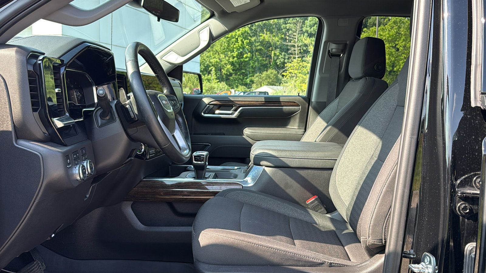 Certified 2025 GMC Sierra 1500 Elevation AWD/4WD image 13