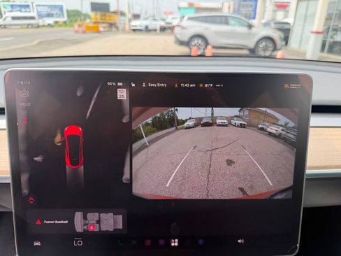 Used 2023 Tesla Model Y Long Range AWD/4WD image 13