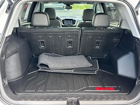 Used 2024 GMC Terrain SLT w/ Infotainment Package II AWD/4WD image 4
