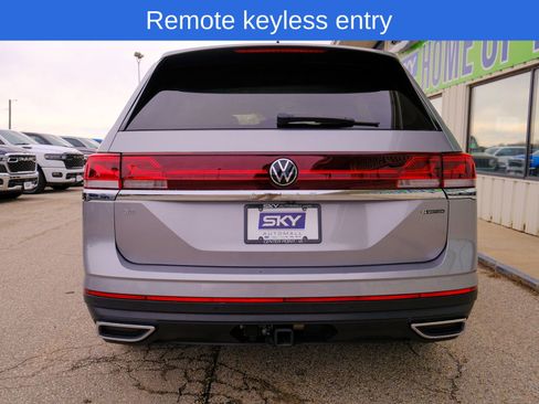Used 2024 Volkswagen Atlas SE image 7