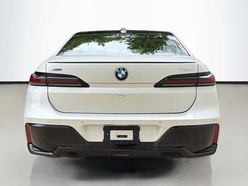 Certified 2024 BMW 740i xDrive w/ Premium Package AWD/4WD image 4