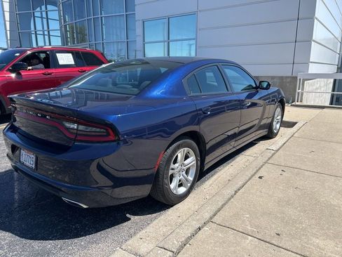 Used 2015 Dodge Charger SE RWD image 5