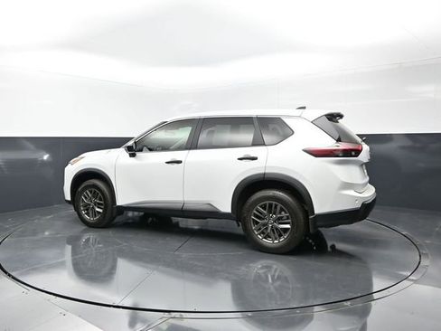 Certified 2025 Nissan Rogue S FWD image 2