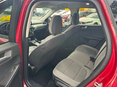 Used 2021 Ford Escape SE w/ Cold Weather Package FWD image 17