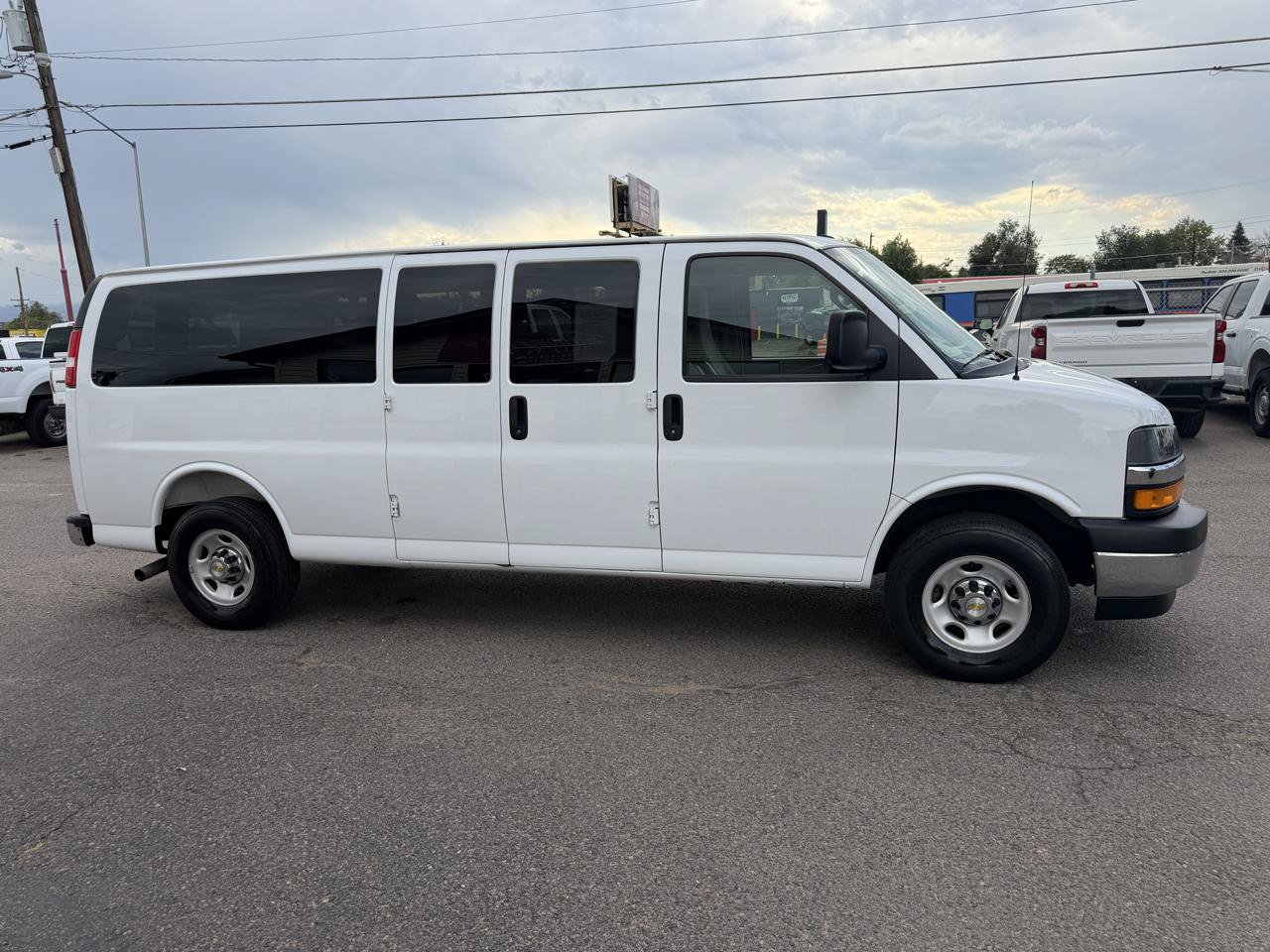 Used 2025 Chevrolet Express 3500 LT w/ LT Preferred Equipment Group RWD image 1