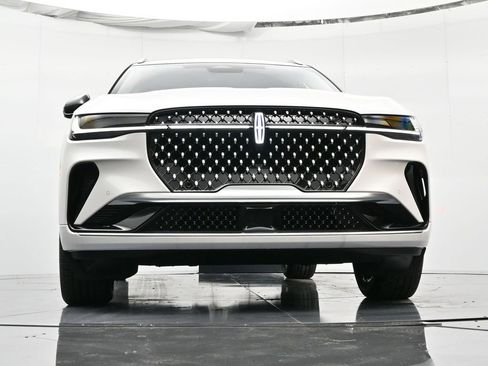 New 2025 Lincoln Nautilus Reserve image 40