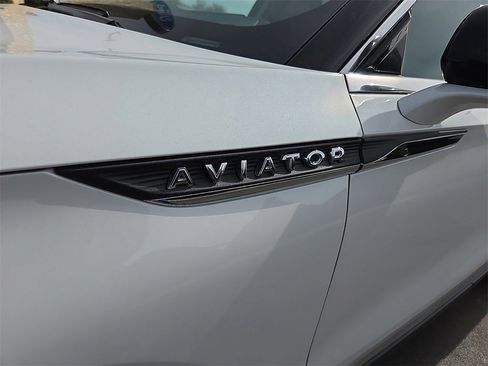 New 2026 Lincoln Aviator Reserve image 9