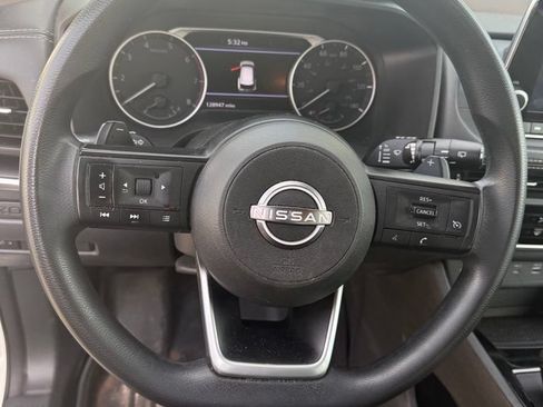 Used 2023 Nissan Rogue S AWD/4WD image 10