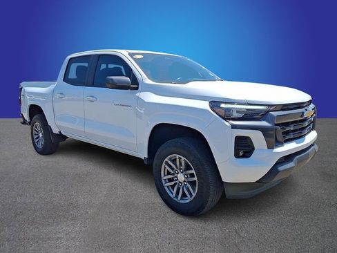 Used 2024 Chevrolet Colorado LT w/ LT Convenience Package III AWD/4WD image 3