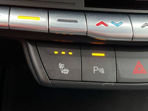 Used 2020 Cadillac XT4 Premium Luxury w/ Cold Weather Package AWD/4WD image 21