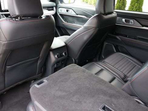 Used 2025 Ford Explorer ST-Line w/ ST-Line Street Pack AWD/4WD image 12