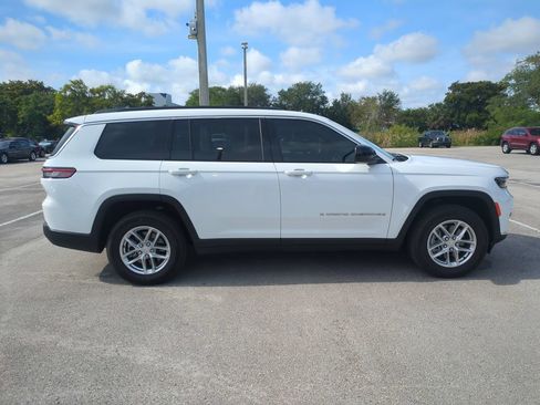 Used 2025 Jeep Grand Cherokee L Laredo w/ Trailer Tow Package AWD/4WD image 5