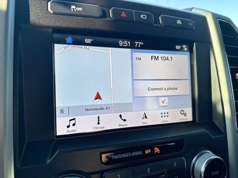 Used 2018 Ford F150 Lariat w/ Equipment Group 502A Luxury AWD/4WD image 14