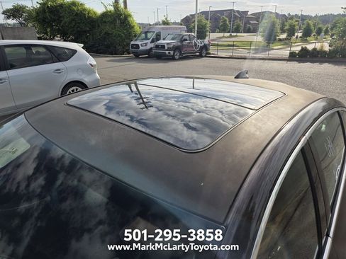 Used 2016 Chevrolet Malibu Premier w/ Driver Confidence Package II FWD image 5