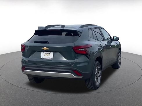 Used 2025 Chevrolet Trax LT w/ LT Convenience Package image 14