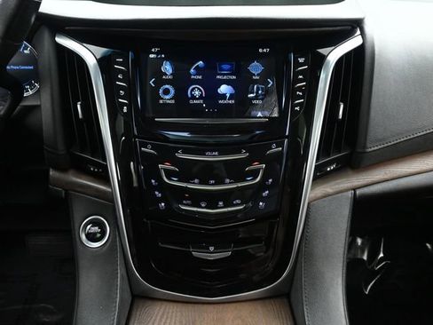 Used 2020 Cadillac Escalade Luxury image 29