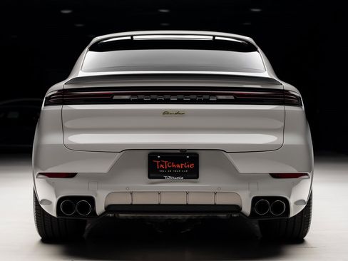 Used 2025 Porsche Cayenne Turbo image 26