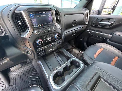 Used 2020 GMC Sierra 2500 AT4 w/ AT4 Premium Package image 19