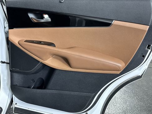 Used 2019 Kia Sorento SX image 32