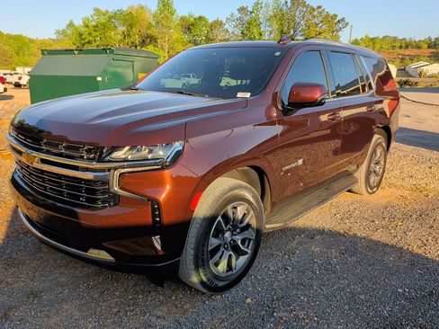 Used 2022 Chevrolet Tahoe LT w/ Luxury Package image 3