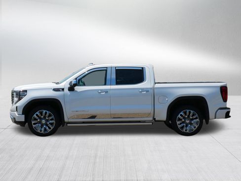 Used 2024 GMC Sierra 1500 Denali AWD/4WD image 3