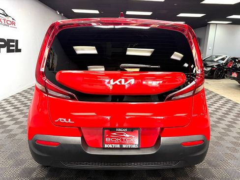 Used 2022 Kia Soul LX w/ Technology Package FWD image 12