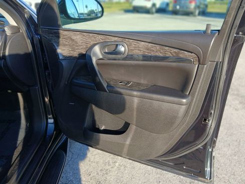 Used 2013 Buick Enclave Premium image 15