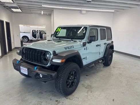 Used 2024 Jeep Wrangler Unlimited AWD/4WD image 7