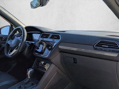 Used 2024 Volkswagen Tiguan SE R-Line FWD image 12