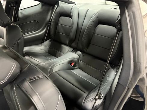 Used 2025 Ford Mustang GT Premium image 33
