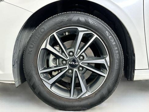 Used 2024 Kia Forte LXS image 11